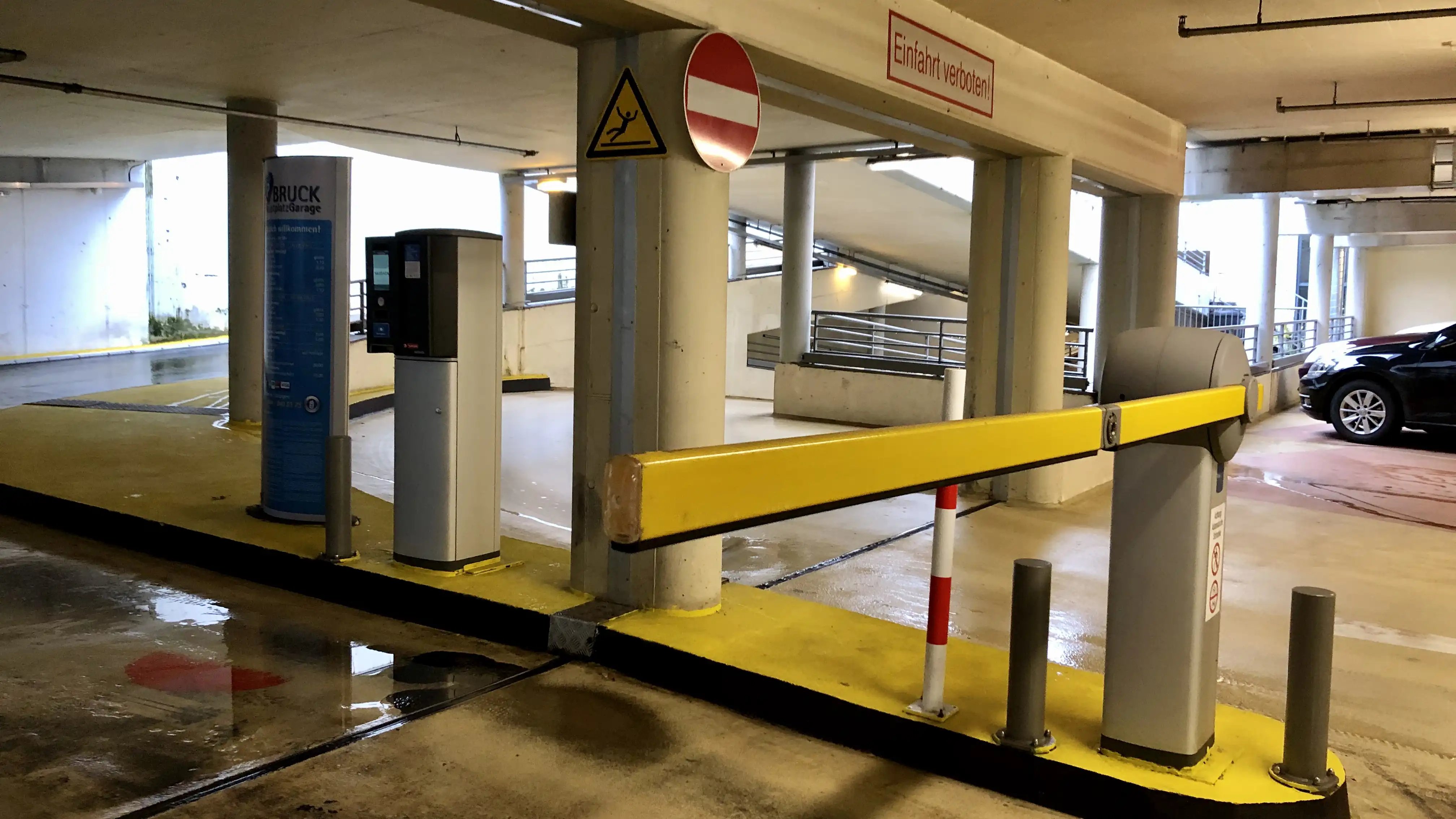 Arivo's barrier system in the main square garage in Bruck an der Mur