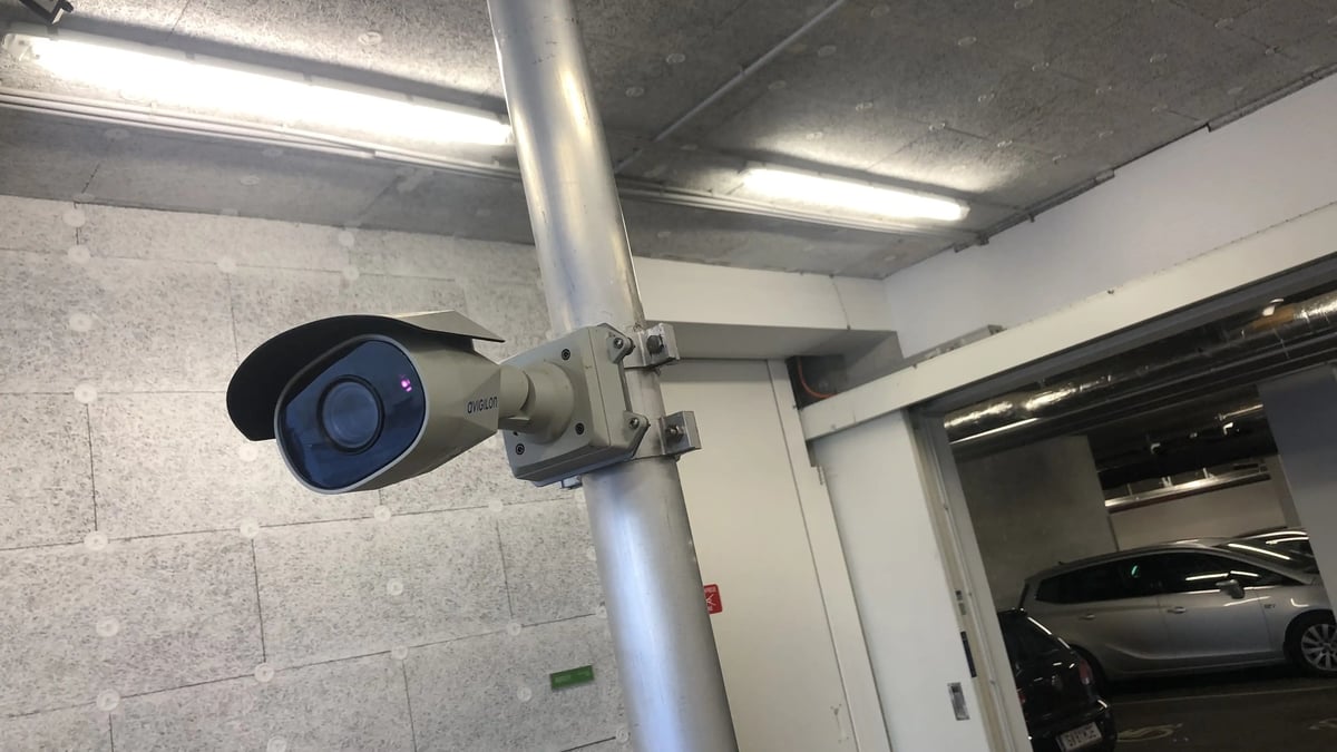 Arivo's license plate recognition camera in the parking garage of the Med Uni Graz