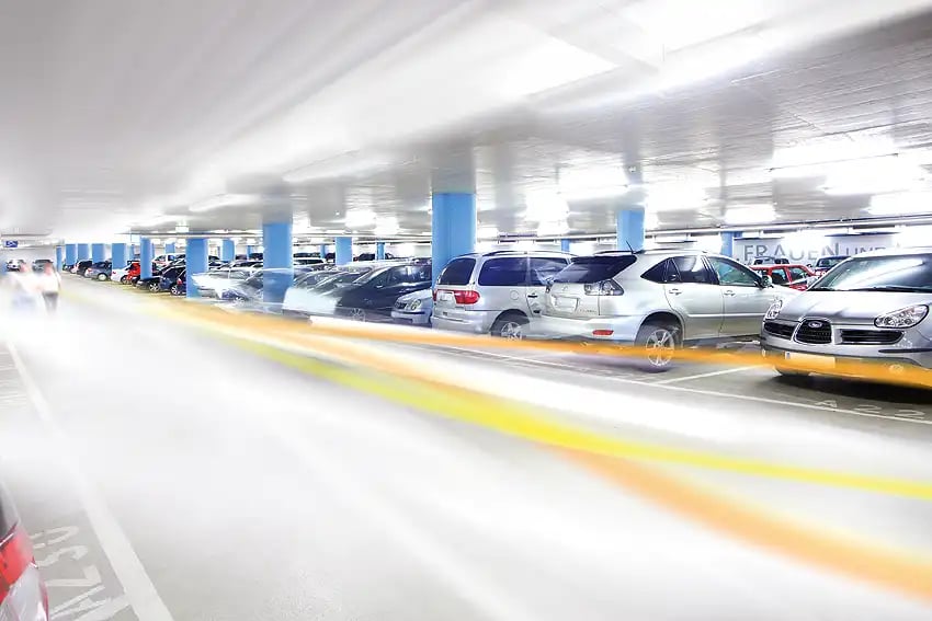 Die Parkgarage von Parken Plus wird mit dem Parksystem von Arivo betrieben