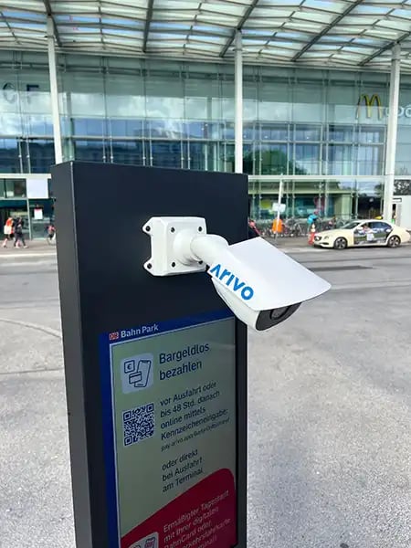 Arivo exit camera with traffic light at Ostbahnhof Berlin