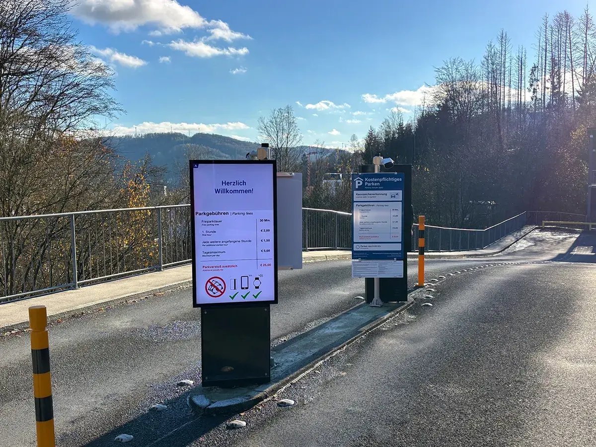 Information display at the parking lot entrance of the hospital in Gummersbach (Germany).