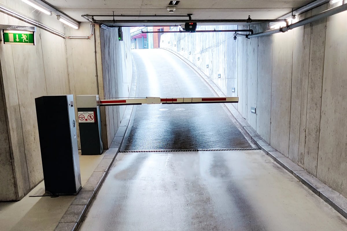 The exit of the city garage in Dornbirn is operated with the digital parking management system from Arivo