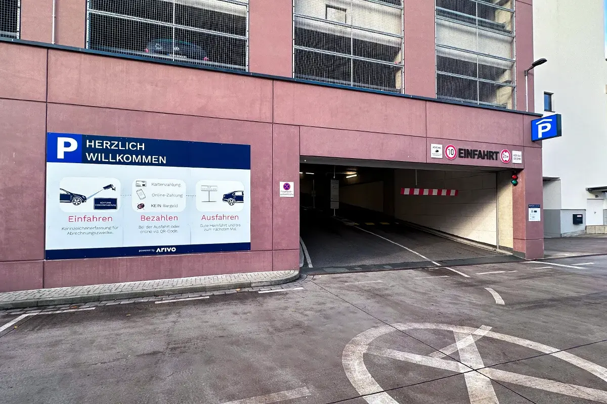 Barrierless entry to a parking lot