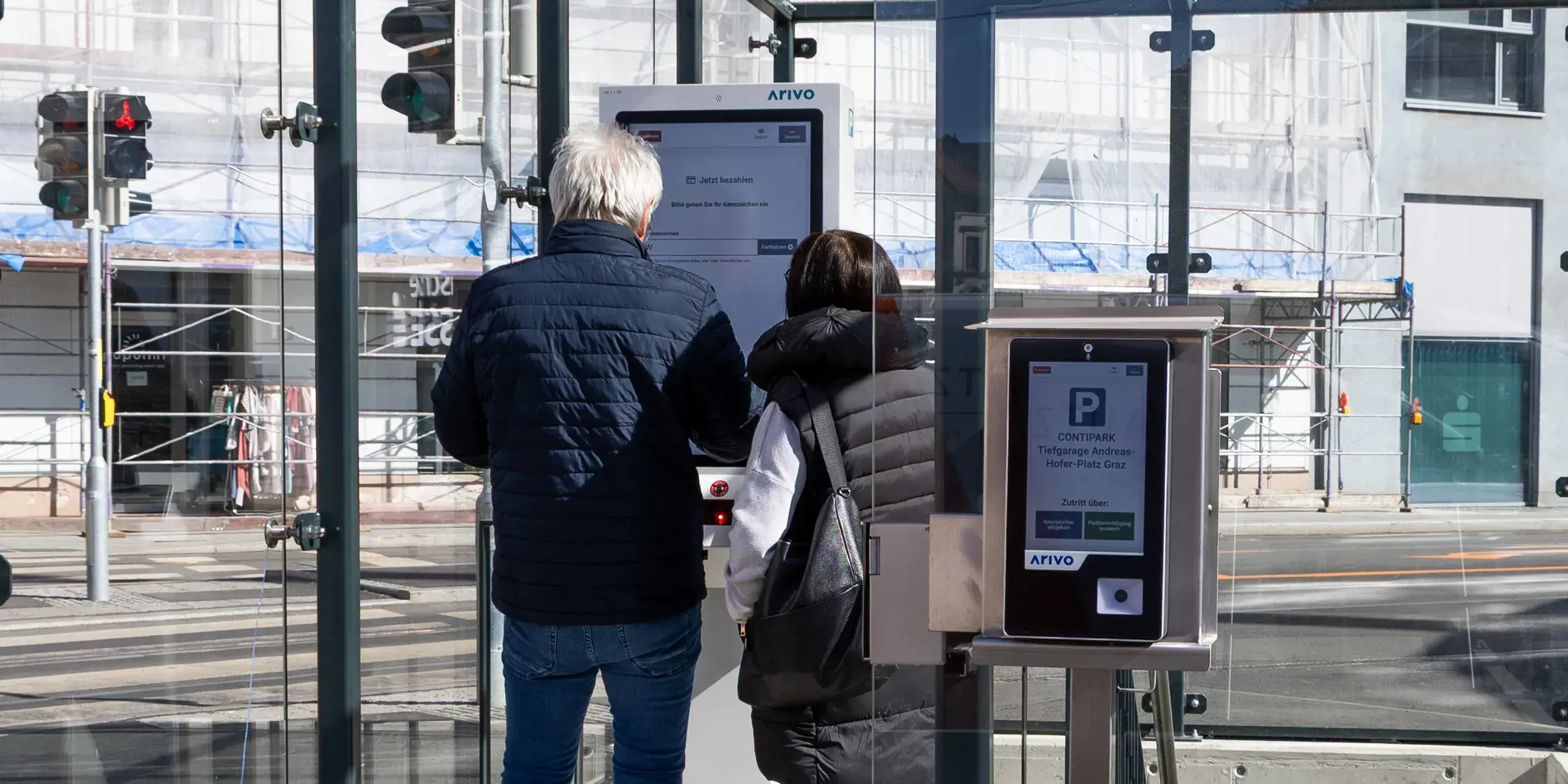 Bezahlung der Parkgebühren am Kassenautomat