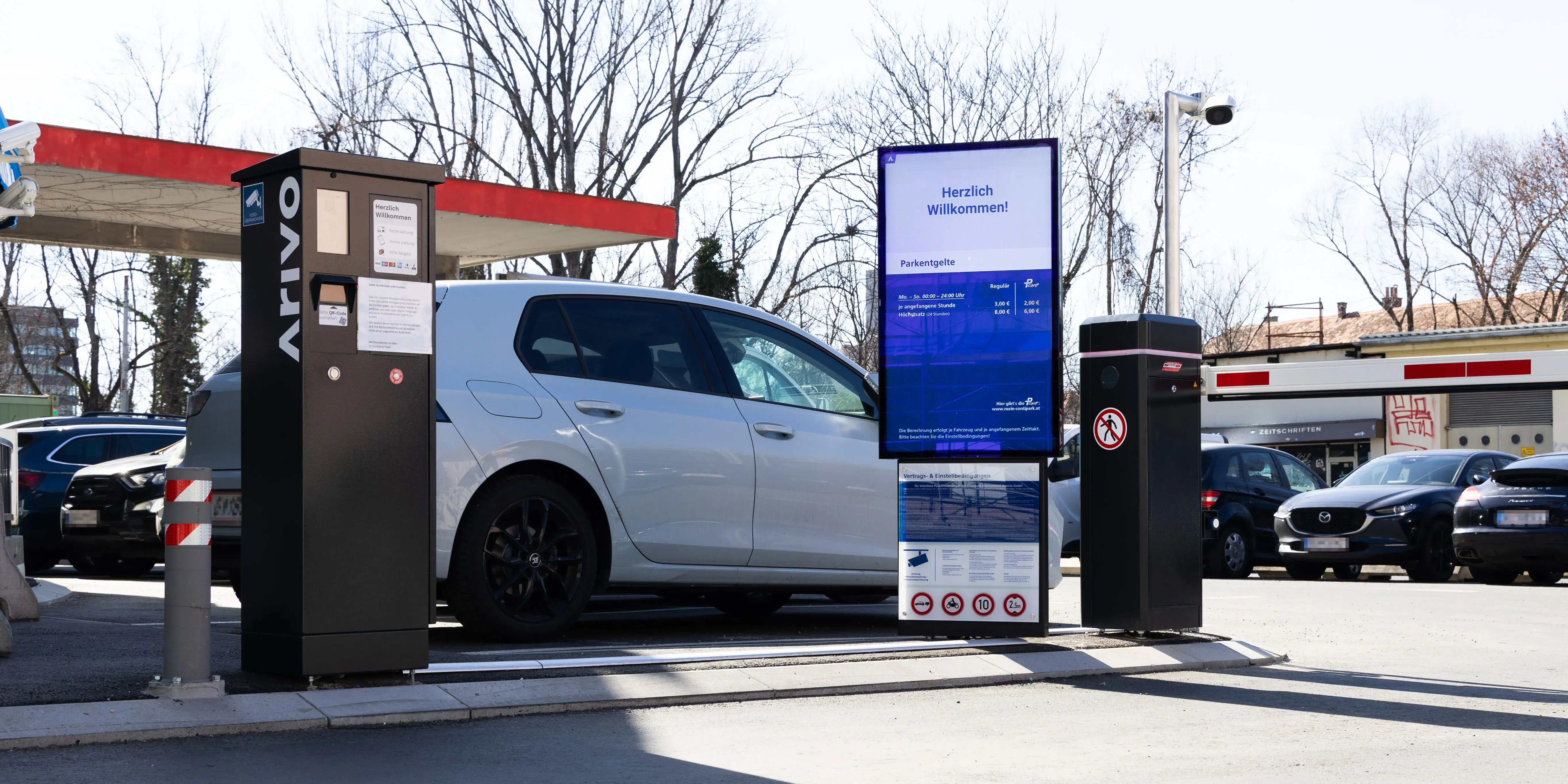 Digital Tariff Display at the Entrance