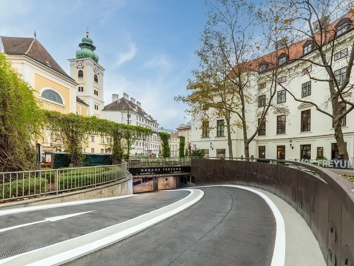 Entrance to the Freyung WIPARK garage in Vienna © Stephan Huger | Wipark Garagen GmbH