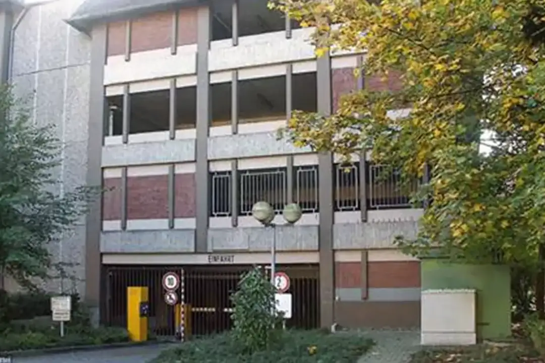 Einfahrt zum Parkhaus Rosenwall in Wolfenbüttel