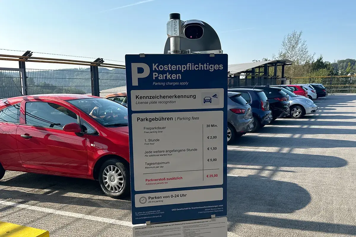 Arivo Einfahrtsschild Klinikum Oberberg